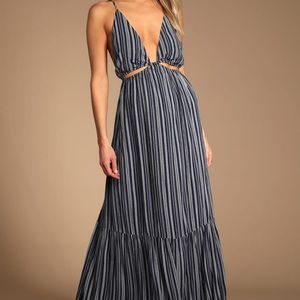 NWT Lulu’s “Beautifully Breathtaking Navy Blue Striped Cutout Maxi Dress” Size M